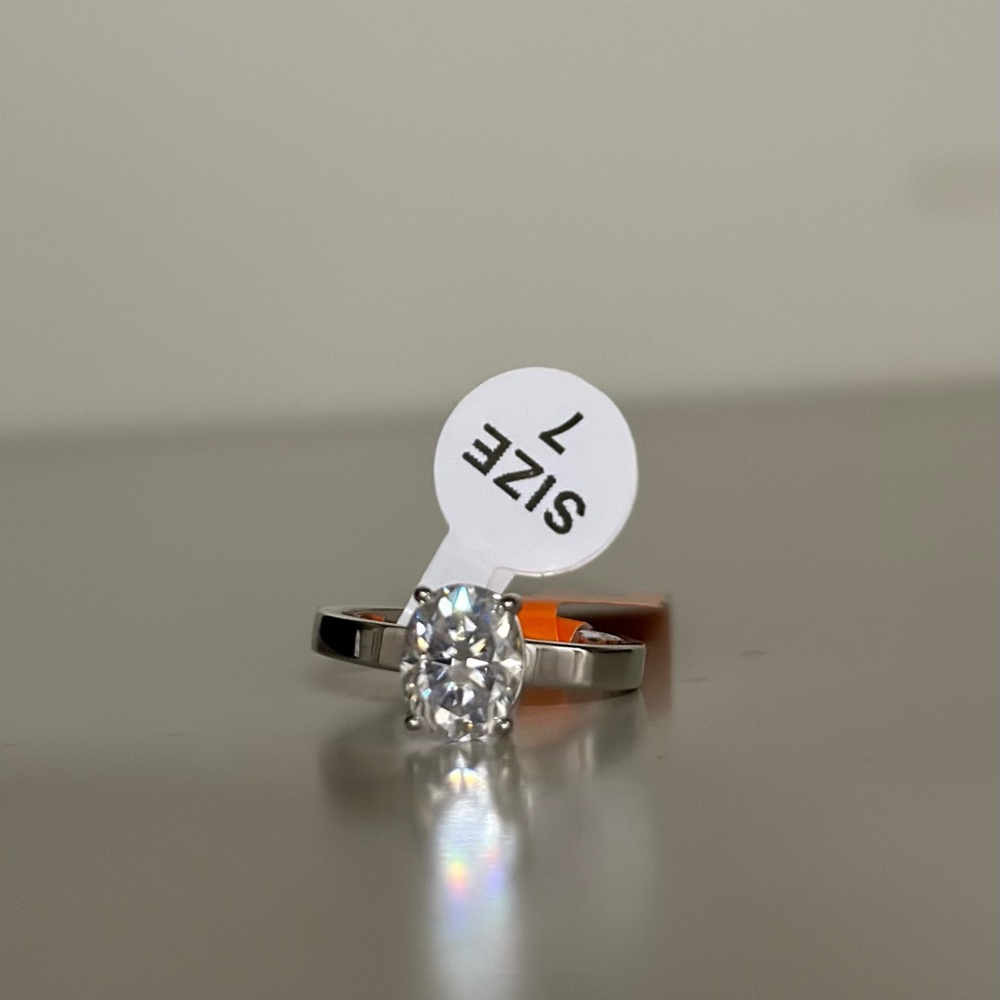 NWT MOISSANITE 925 SILVER 3.0 CTW RING - Picture 2 of 4